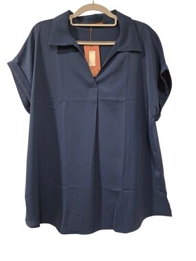Gaharu Relaxed V-Neck Tunic Top in Navy